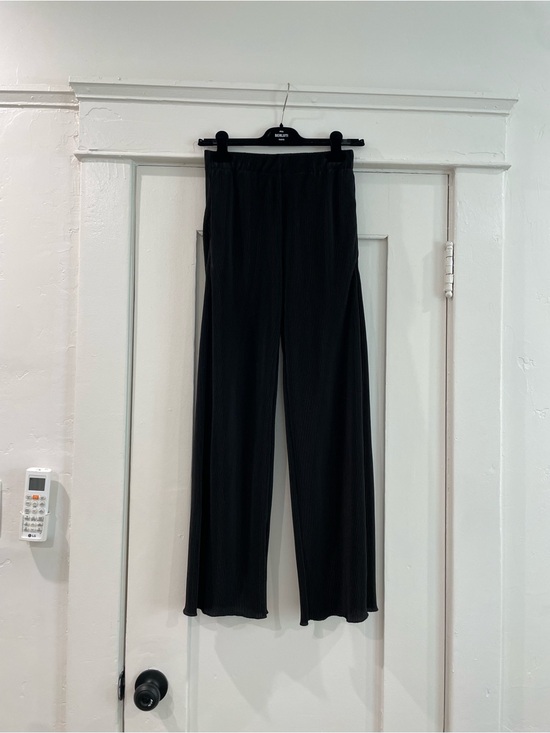 Darling Pants - Darling Black Wide-Leg Pleated Pants